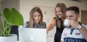 bestil en tilpasset workshop så du selv kan håndtere din Facebook, Instagram eller LinkedIn profil