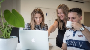 bestil en tilpasset workshop så du selv kan håndtere din Facebook, Instagram eller LinkedIn profil